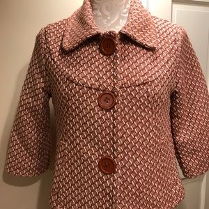 Cropped sleeve jacket